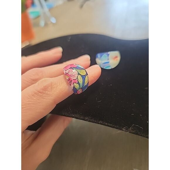 Acrylic Boho Lucite Blue Pink Floral Clear Ring Size 4 Lot Of 2 - Picture 3 of 6